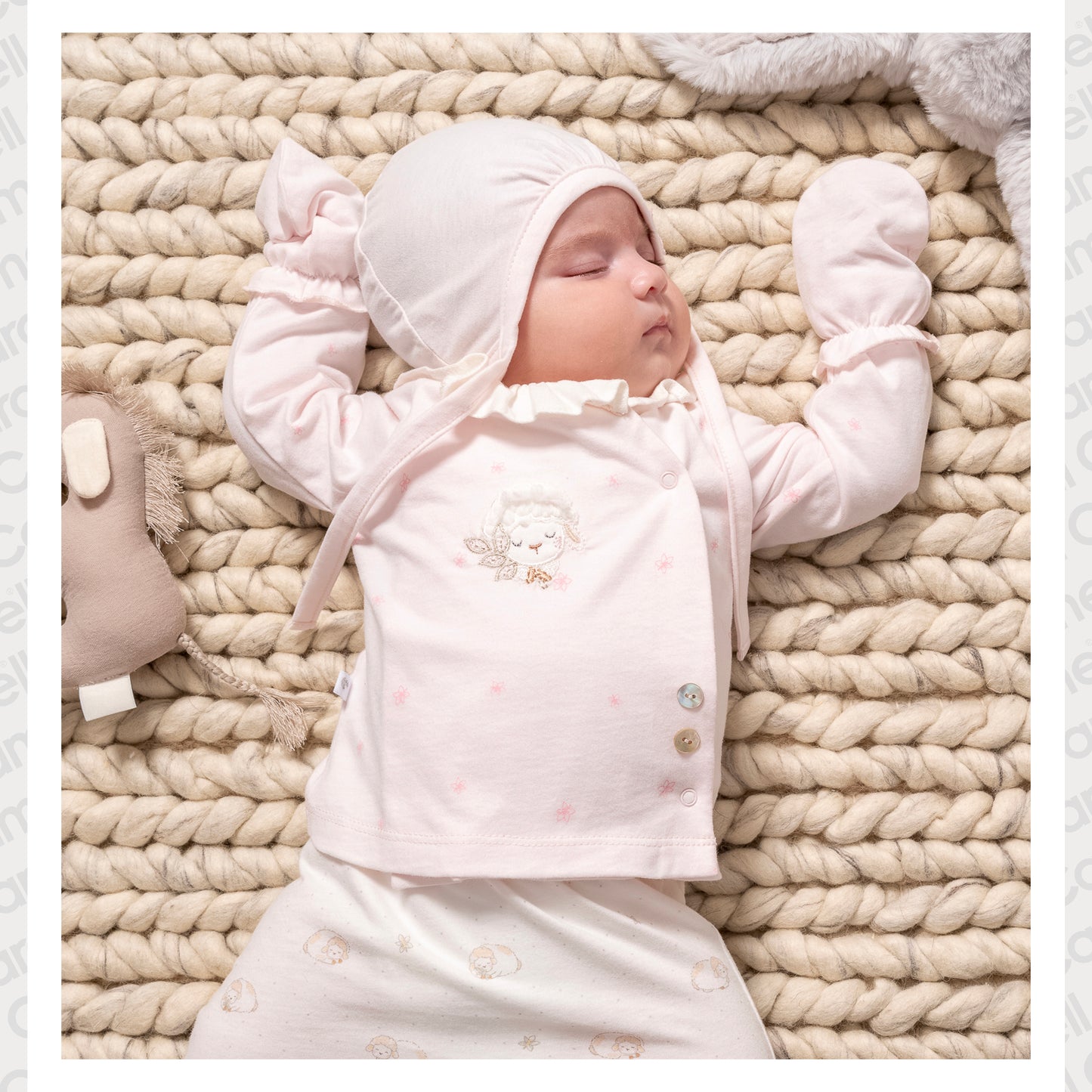 10-Piece Baby Girl Newborn Set – Soft Organic Cotton Essentials in Elegant Neutrals | Perfect Gift for Newborn Girls