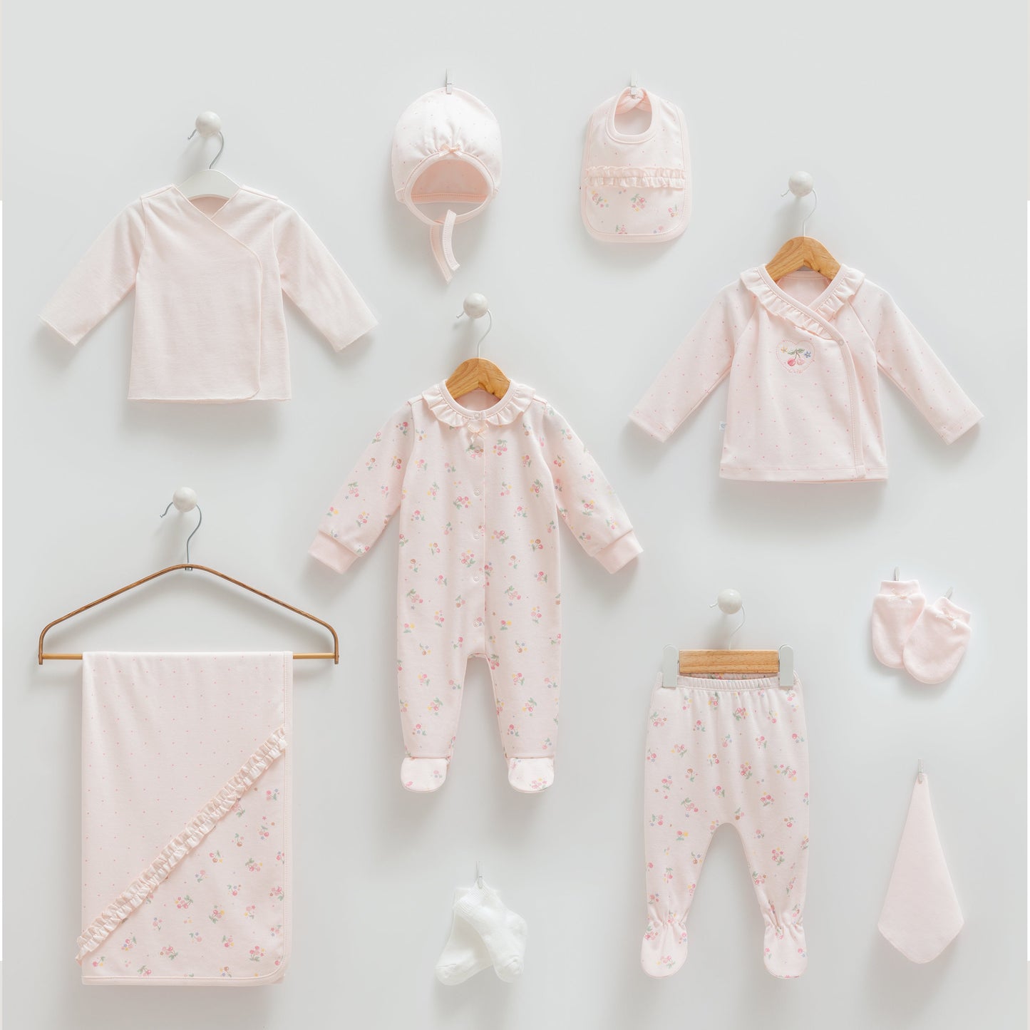 Newborn Baby Girl 10 Piece Gift Set – Floral Cotton Essentials